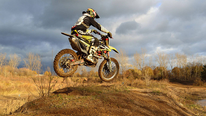 Прокат мотоциклов. Подарочные сертификаты Ultra Подарки Тула. Купить оригинальный подарок или подарочный сертификат на Прокат мотоциклов. Сервис UltraPodarki.ru Тула 8 800 505 95 30. 